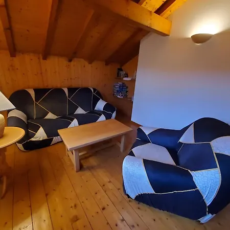 De La Rougeterre Chalet *