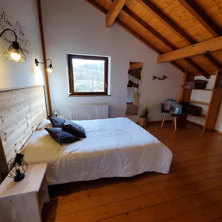 De La Rougeterre Chalet *