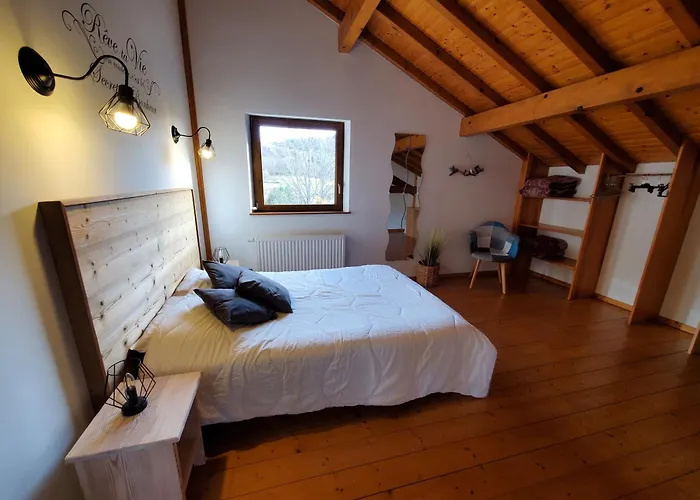 De La Rougeterre 샬레 *